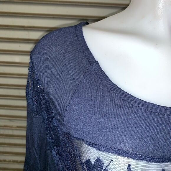 🛍️INC blue top with lace inserts - Picture 4 of 7